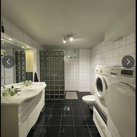 Accommodatie bij particulieren Centralised And Cozy Available For A Relaxed *
